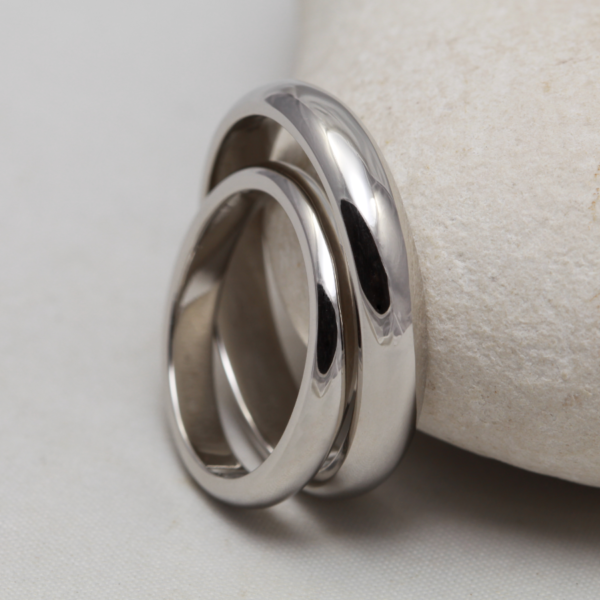 Sustainable Platinum Rings with a Polished Finish