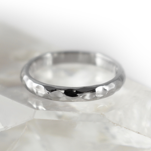 d shape hammered platinum ring