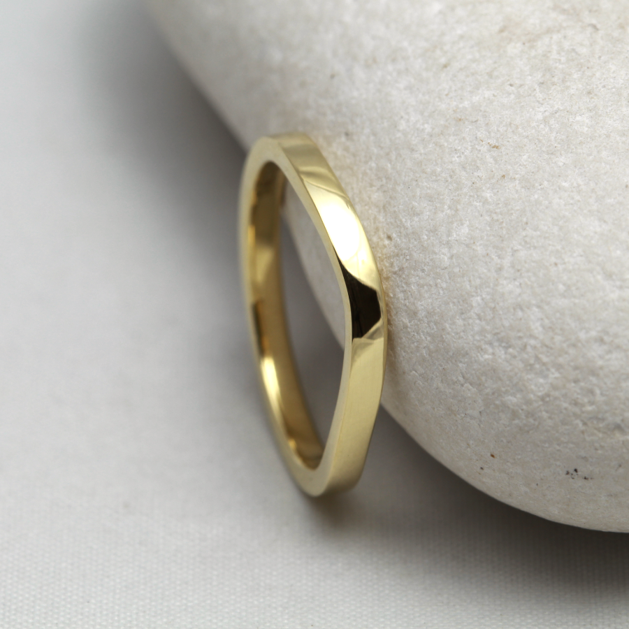 Curved Gold Wedding Ring | 18ct Gold Contoured Ring | J&E