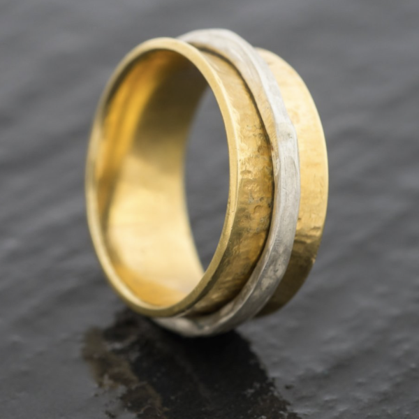 handmade spinner ring 18ct yellow gold
