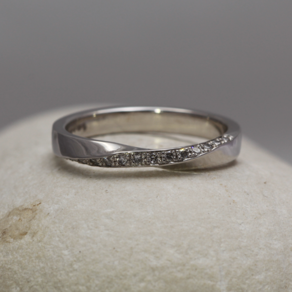 Recycled white gold twist ring
