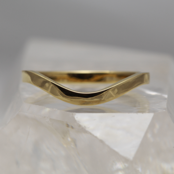 Eco 18ct Gold Wishbone Wedding Ring