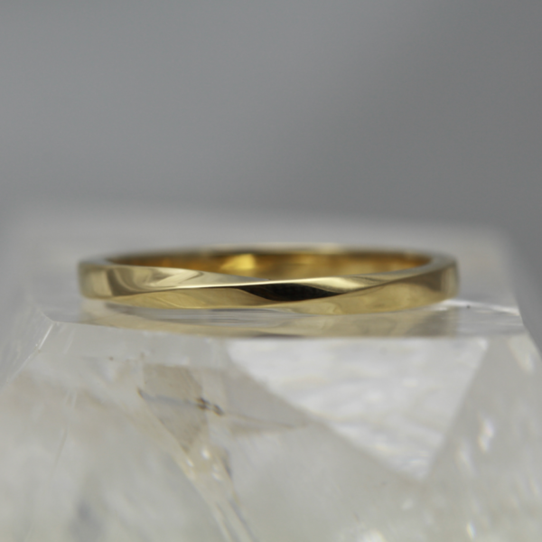 Handmade 18ct Gold Ring with a single twist