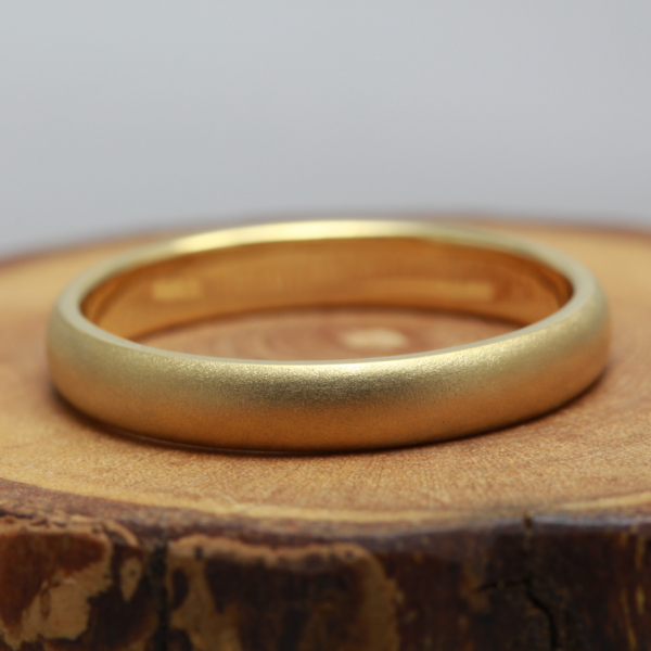 Eco Gold Ring with a Frosted Finish