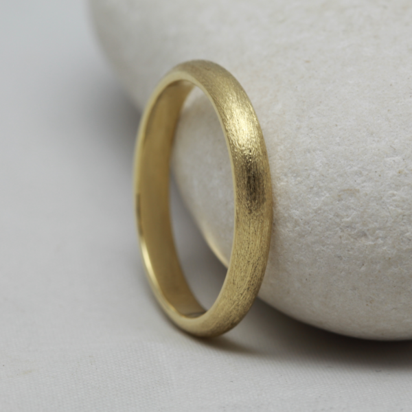 Ethical 18ct Gold Etched Wedding Ring