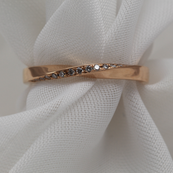 Handmade rose gold diamond ring