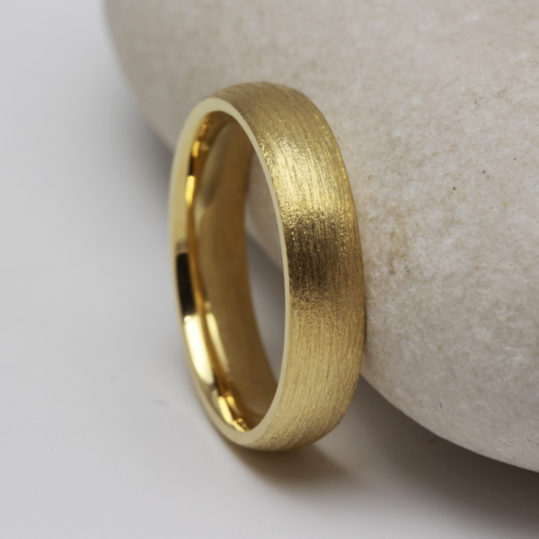 Luxury Gold Ring with an Etched Finish