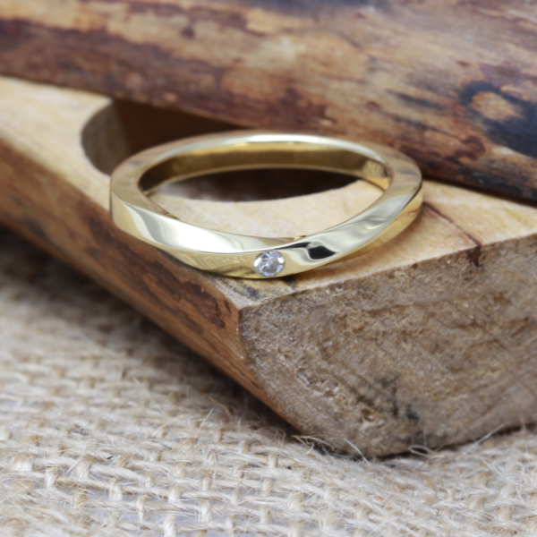 Handmade 18ct Gold Diamond Ring