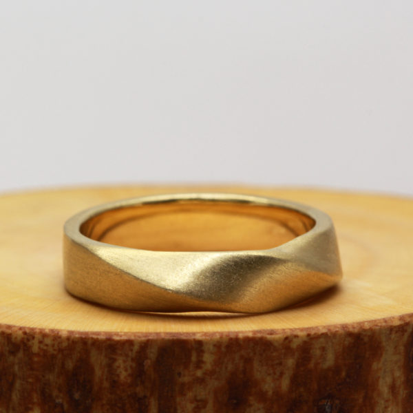 Ethical 18ct Gold Twist Ring