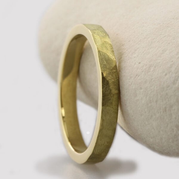 The Cavanacaw: Ethical 3mm 18ct Gold Wedding Ring with Hammered finish