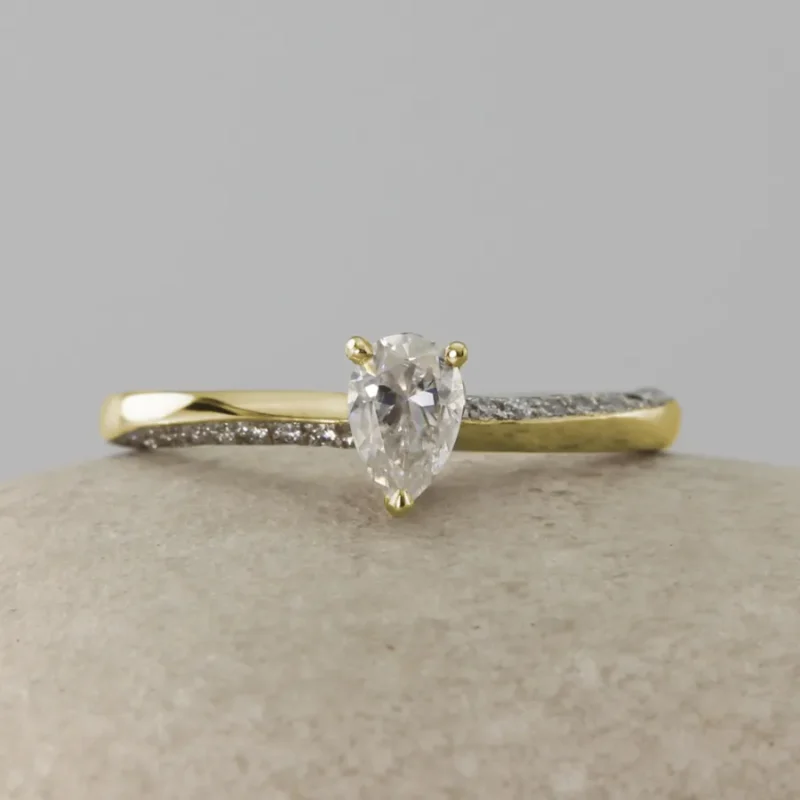 Eco 18ct Gold Pear Cut Diamond Ring