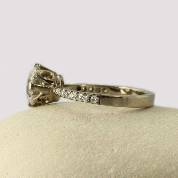 The Glendevon: 18ct White Gold 2.0ct  Lab Grown Diamond Engagement Ring