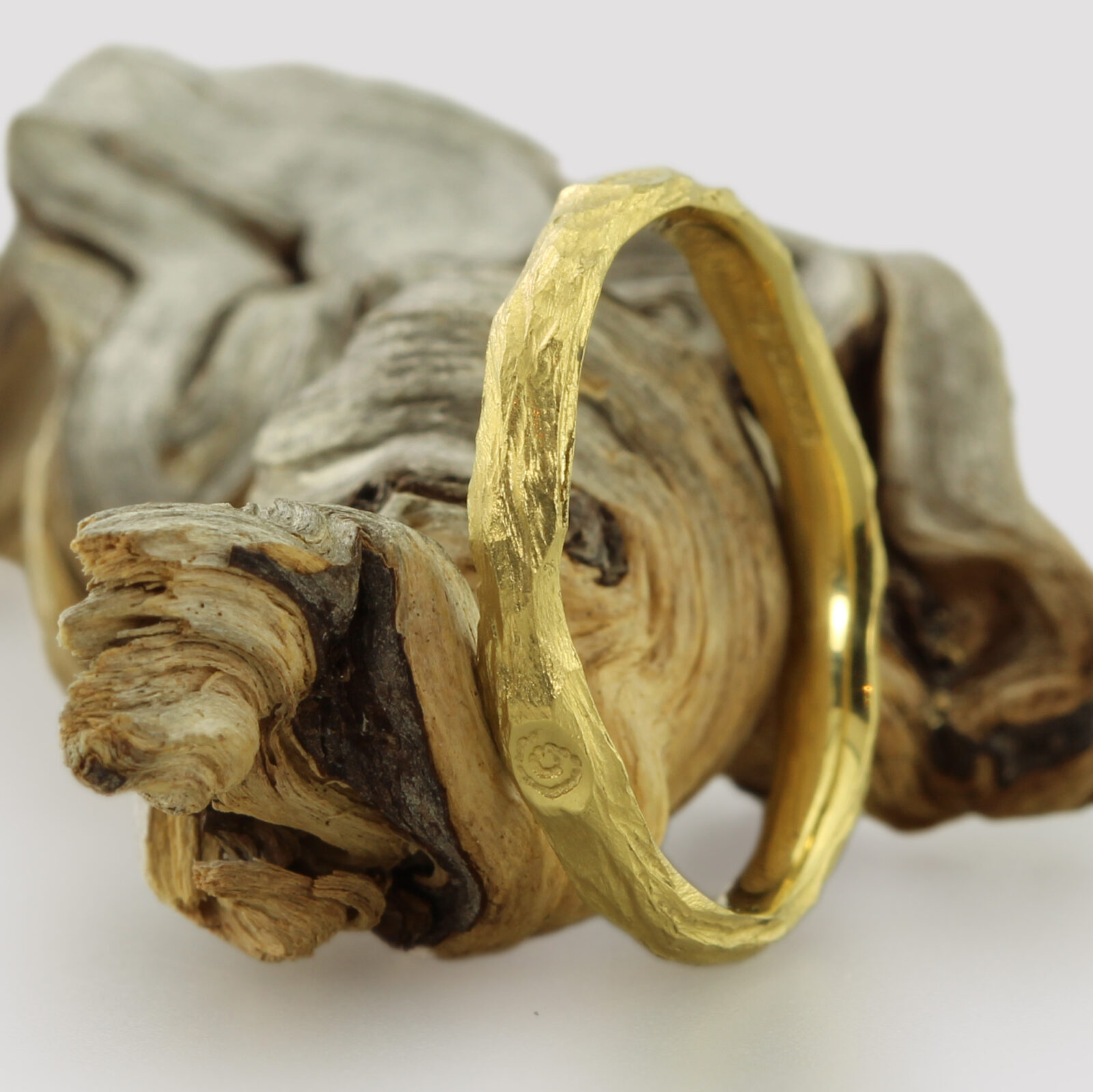 Twig Wedding Ring | Ready to Wear Wedding Rings | J&E