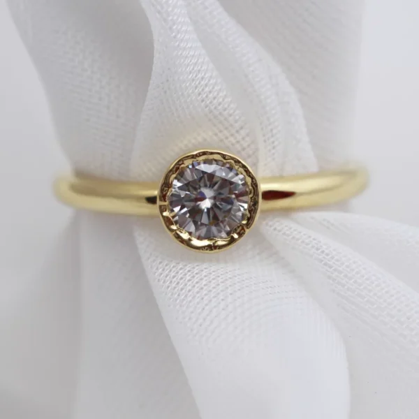 The Foreburn: Handmade 18ct Gold Diamond or Moissanite Engagement Ring