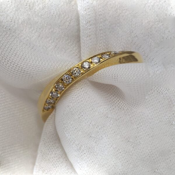 The Deveron: Handmade 18ct Yellow Gold Diamond Twist Wedding Ring