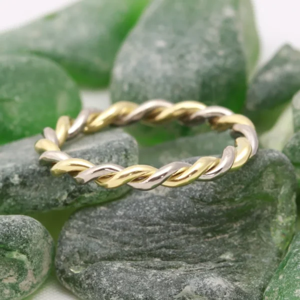 The Carradale: Intertwining 18ct Yellow and White Gold Ring