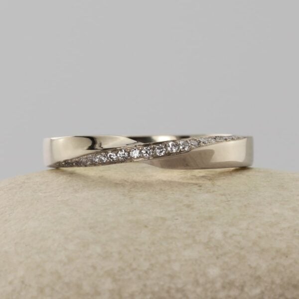 The Ellershie: Handmade 18ct White Gold Diamond or Moissanite Twist Wedding Ring