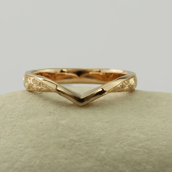 The Lyvenette: 18ct Rose Gold 3mm Hand Engraved Wishbone Wedding Ring